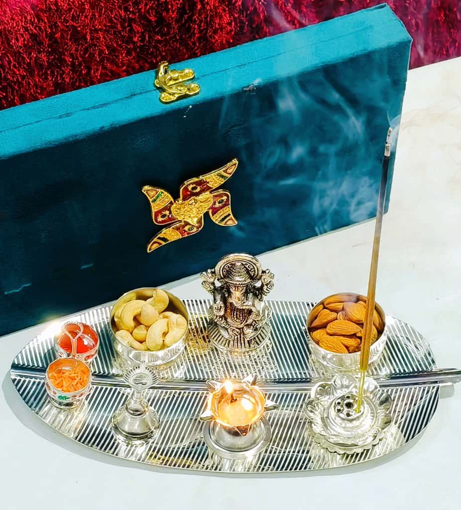 German silver big size exclusive banana leaf pujan set with Ganesh idol for diwali/ gift item